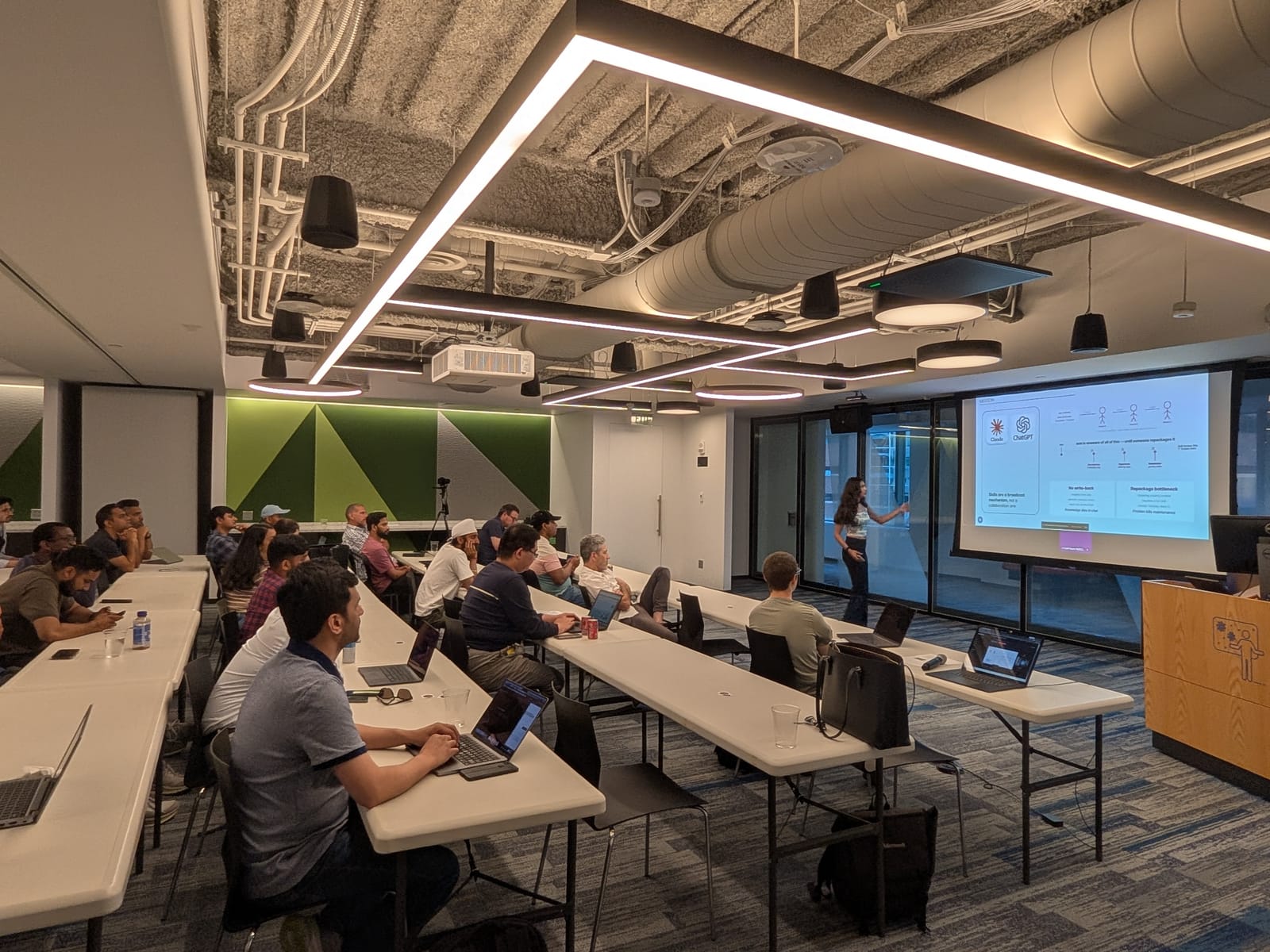 Ananya Shah walking the audience through collaborative AI patterns